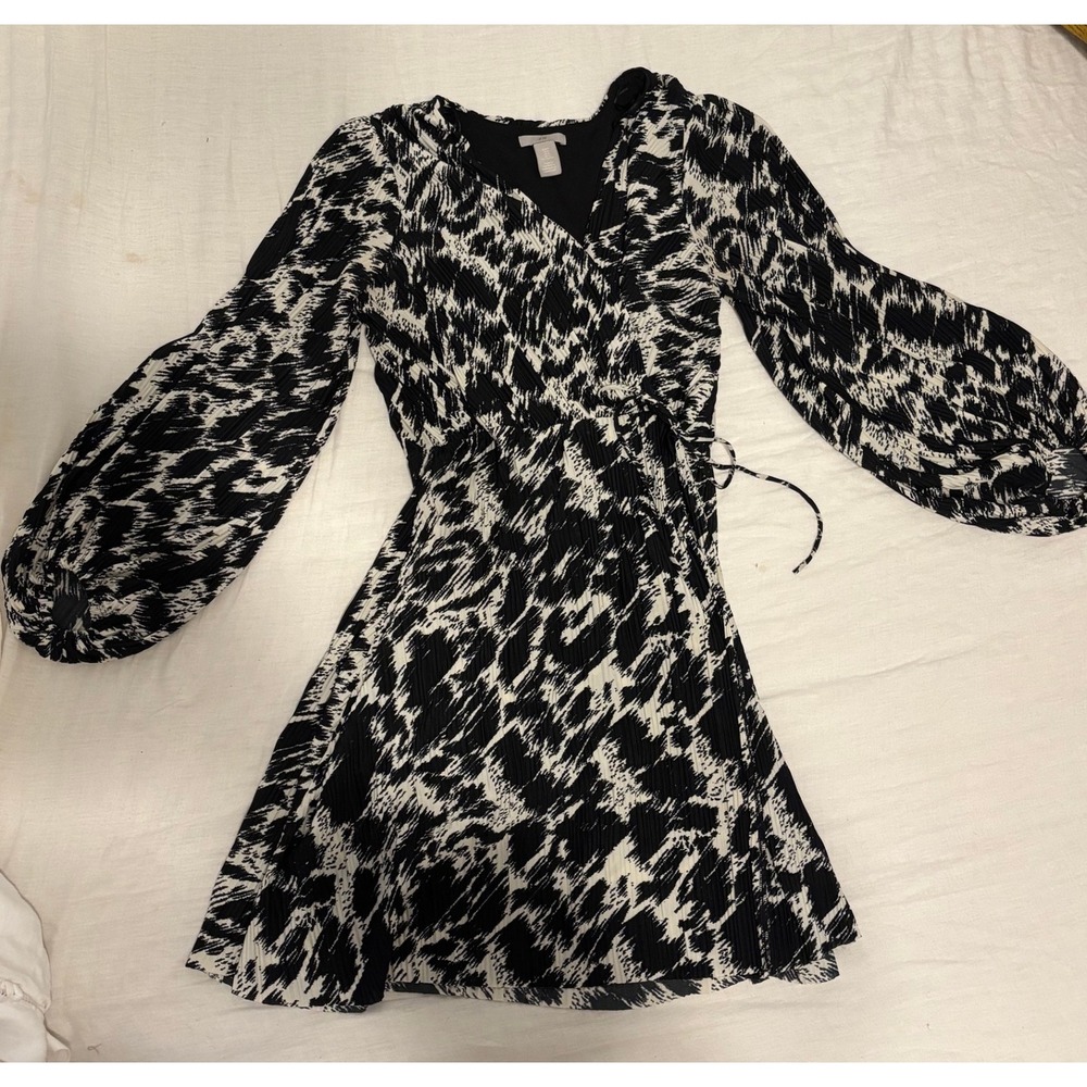 HM Black White Abstract Print Wrap Mini Dress Balloon Sleeve Pleated Womens M